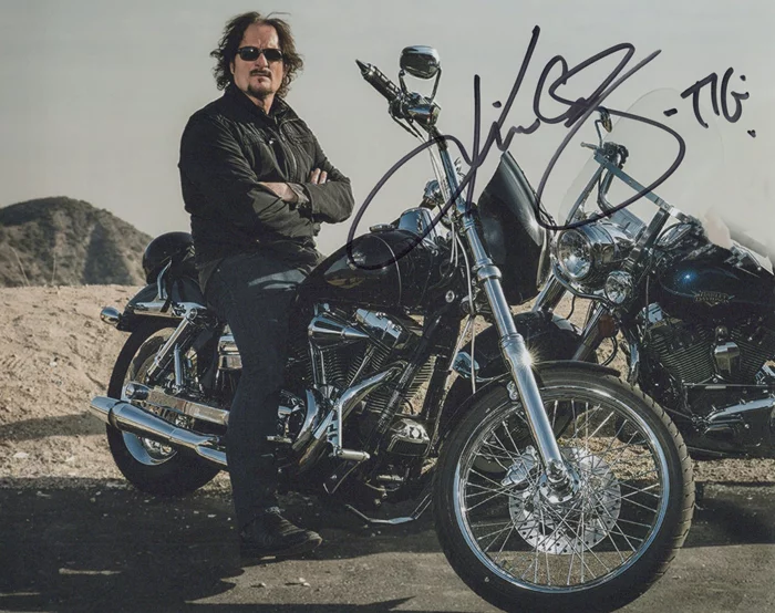 Kim Coates autograph