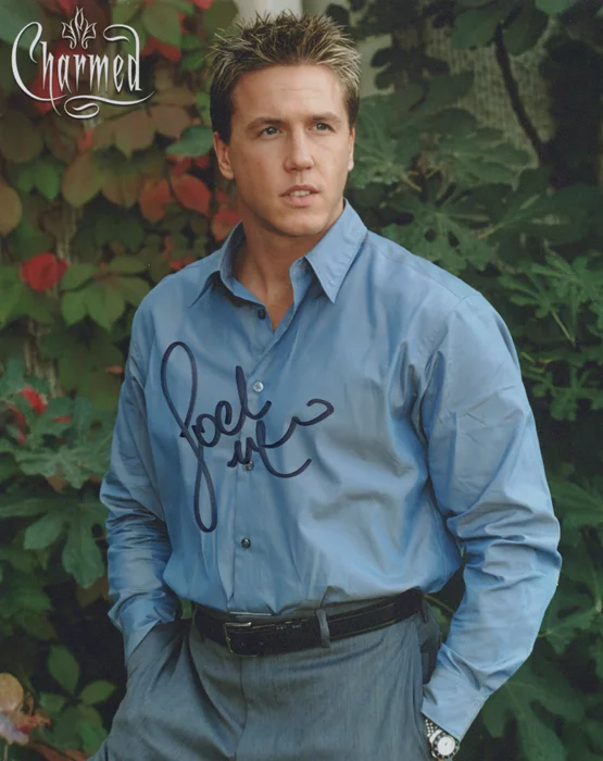 Lochlyn Munro autograph