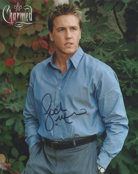 Lochlyn Munro autograph