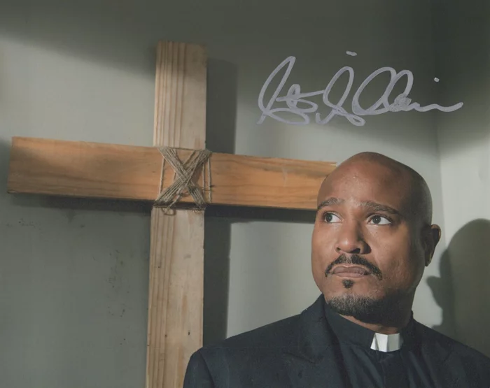 Seth Gilliam autograph