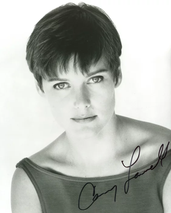 Carey Lowell autograph