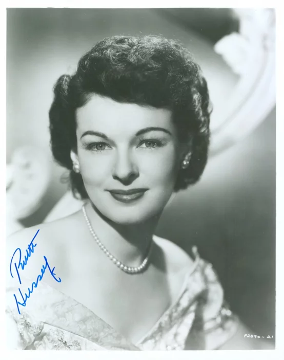 Ruth Hussey autograph
