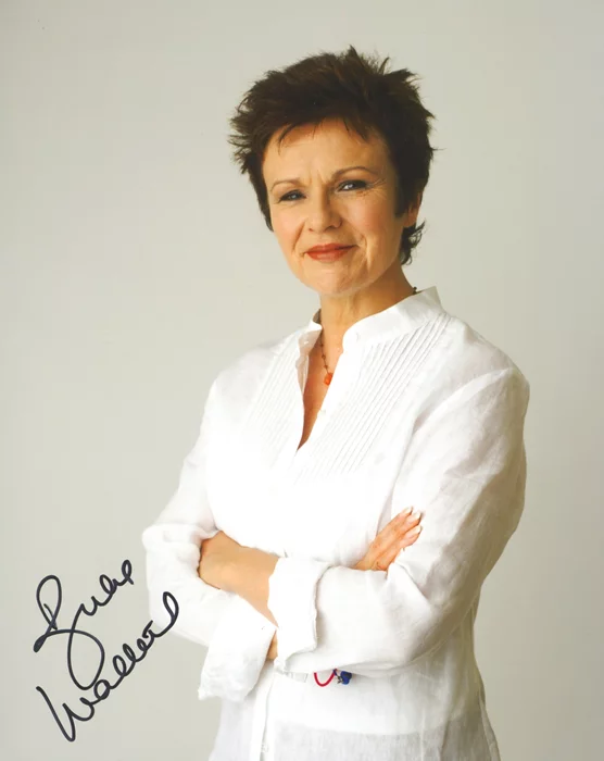 Julie Walters autograph