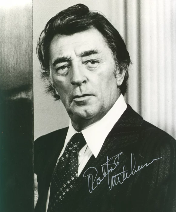 Robert Mitchum autograph