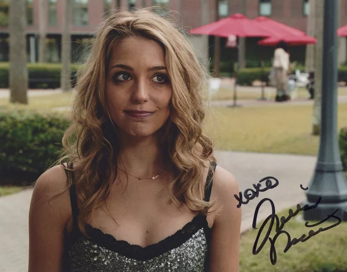 Jessica Rothe autograph