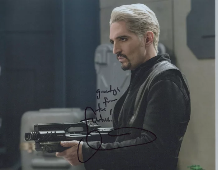 David Dastmalchian autograph