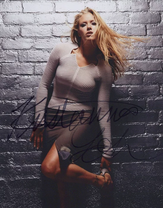 Kristanna Loken autograph
