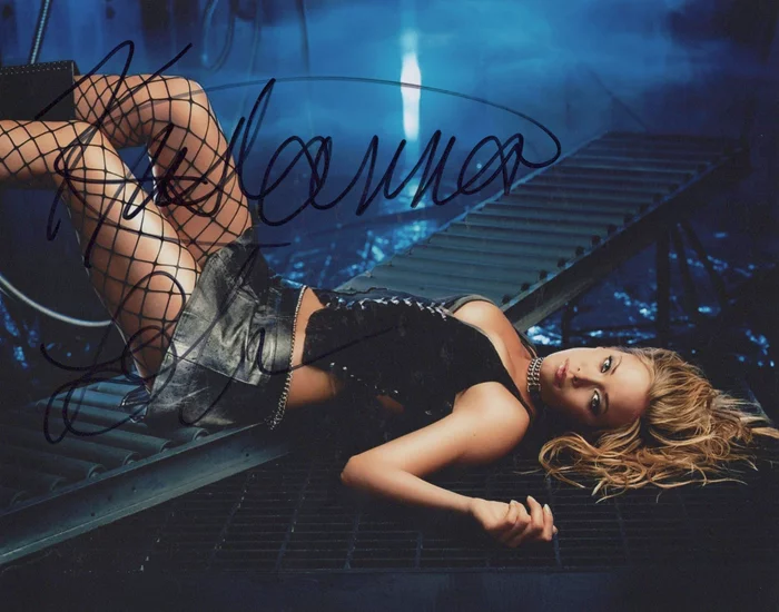 Kristanna Loken autograph