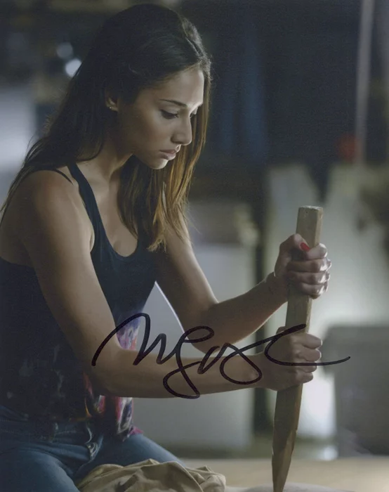 Meaghan  Rath autograph