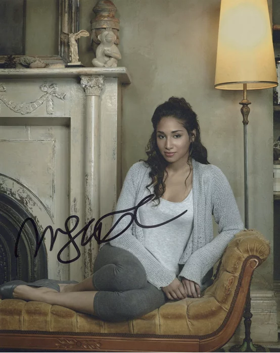 Meaghan  Rath autograph