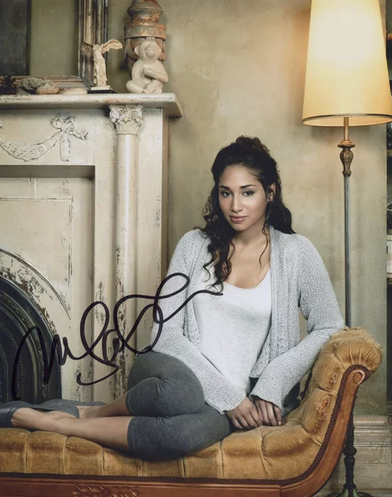Meaghan  Rath autograph