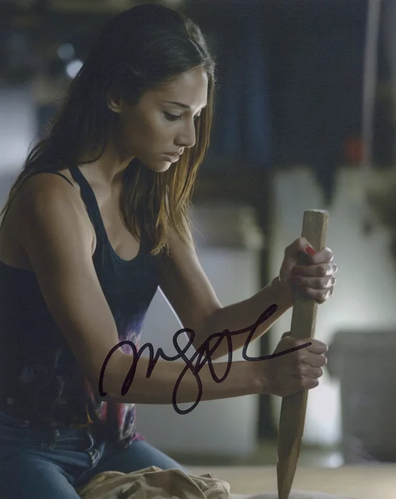 Meaghan  Rath autograph
