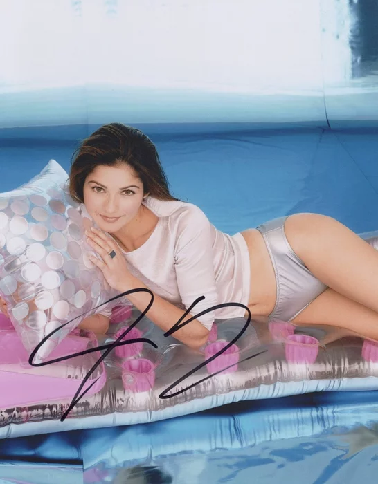 Jill Hennessy autograph