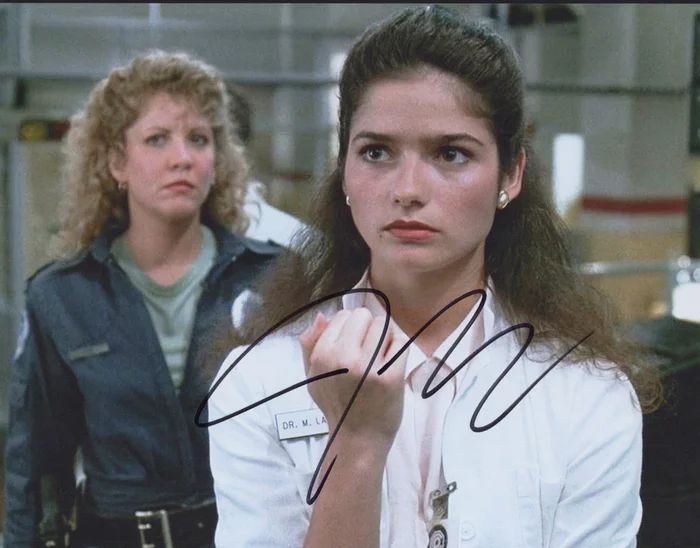 Jill Hennessy autograph