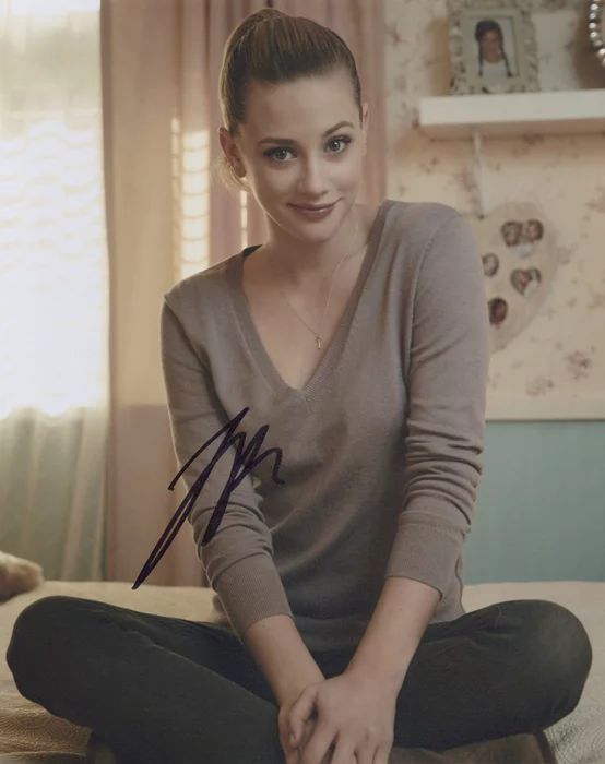 Lili Reinhart autograph