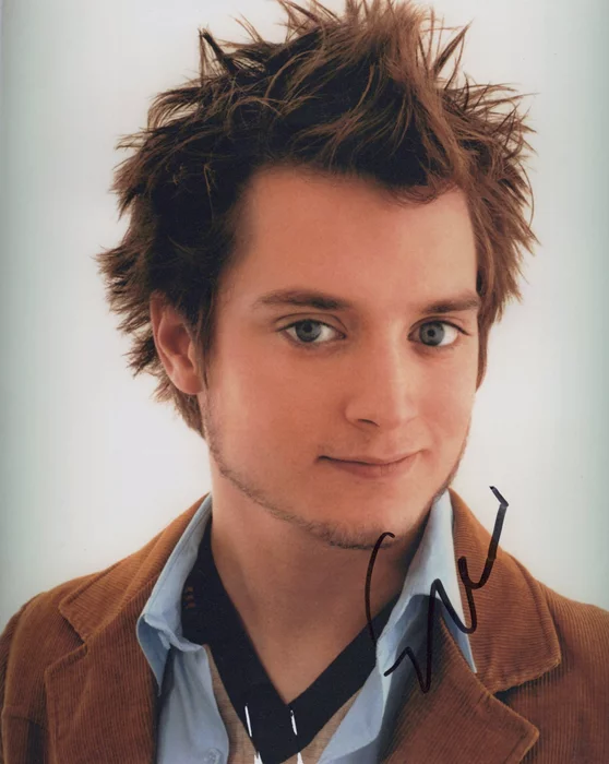 Elijah Wood autograph