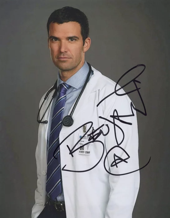 Benjamin Ayres autograph