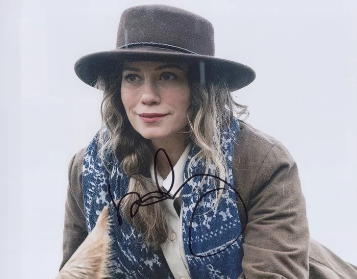 Bethany Joy Lenz autograph