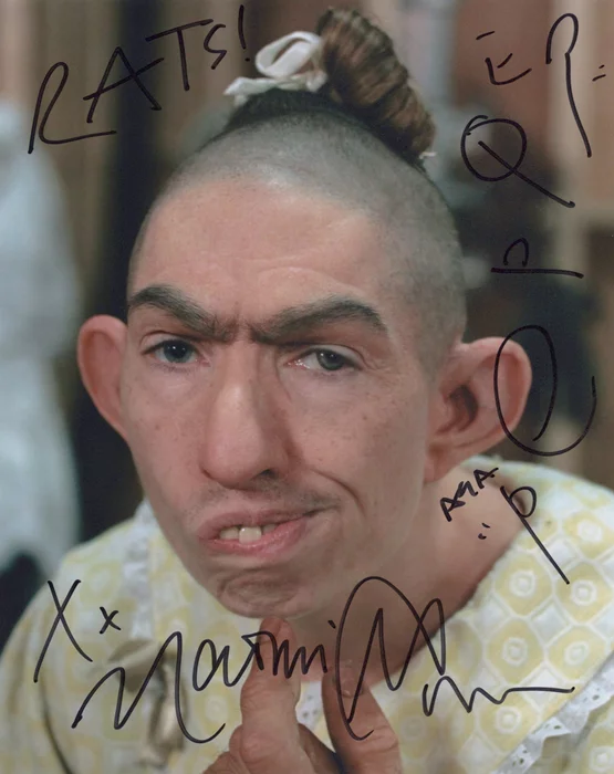 Naomi Grossman autograph