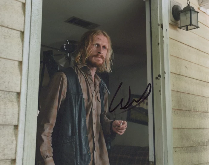 Austin Amelio autograph