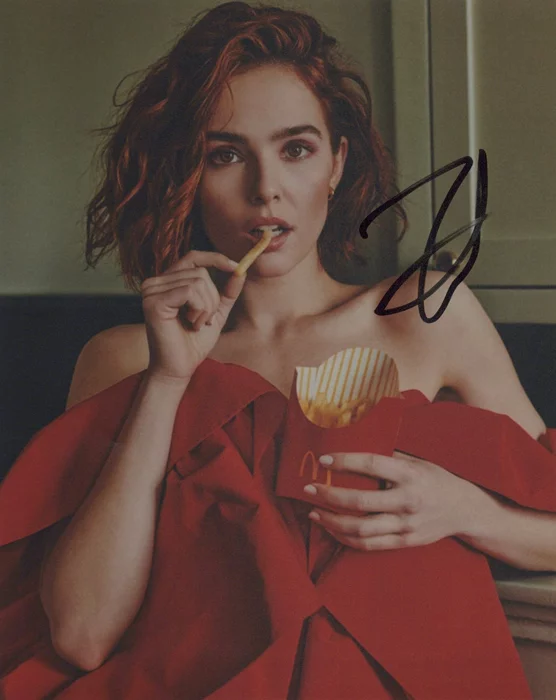 Zoey Deutch autograph