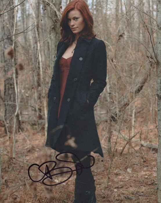 Cassidy Freeman autograph