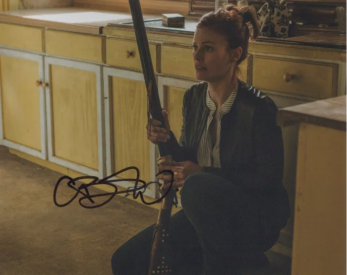 Cassidy Freeman autograph