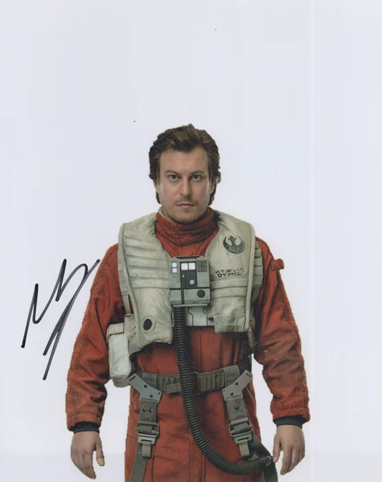 Noah Segan autograph