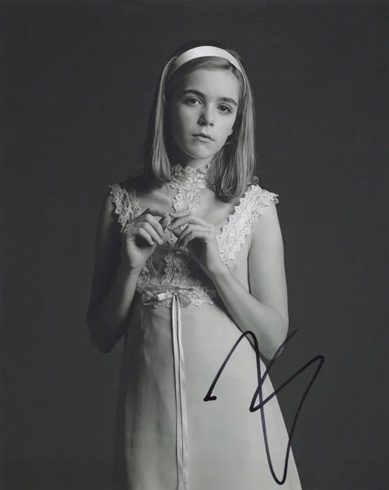 Kiernan Shipka autograph