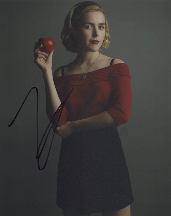 Kiernan Shipka autograph