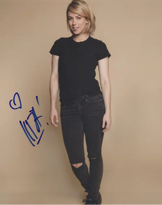 Iliza Shlesinger autograph