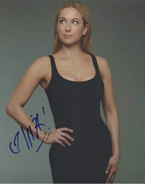 Iliza Shlesinger autograph