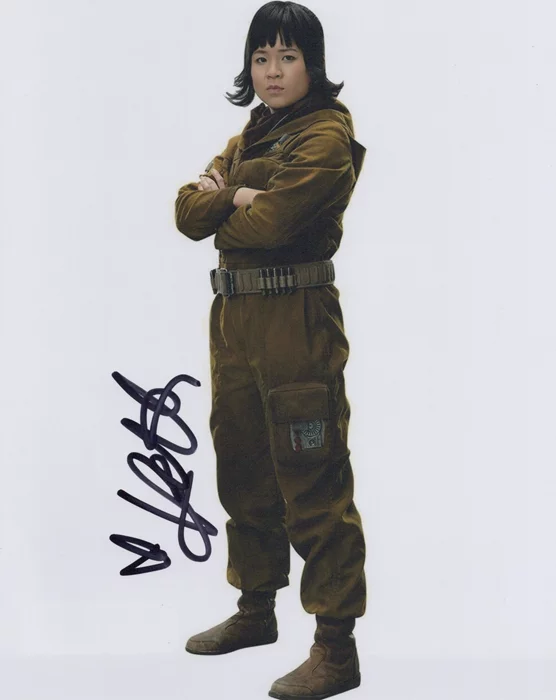 Kelly Marie Tran autograph