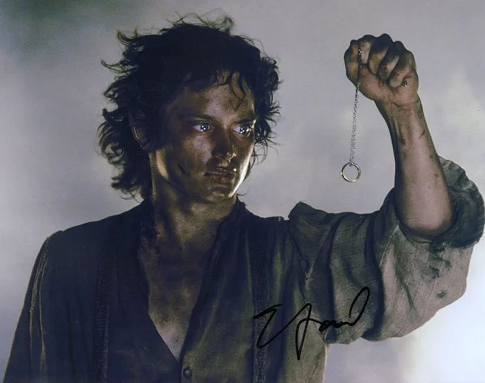 Elijah Wood autograph