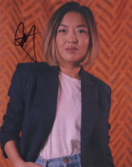 Cathy Yan autograph