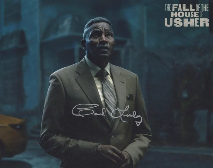 Carl Lumbly autograph