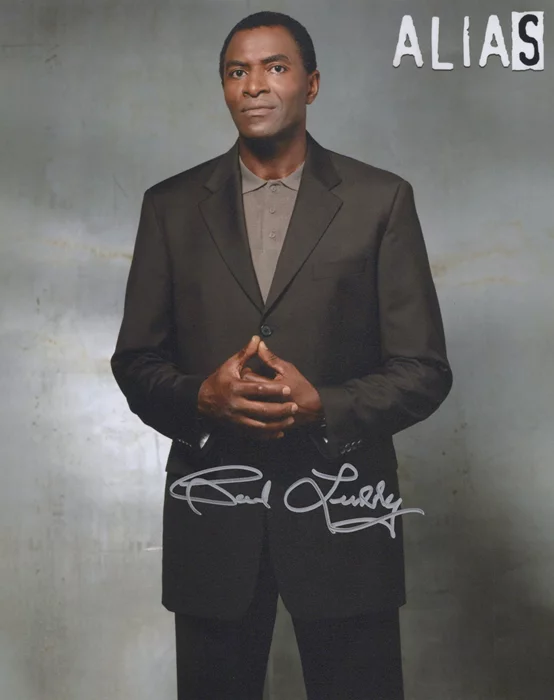 Carl Lumbly autograph
