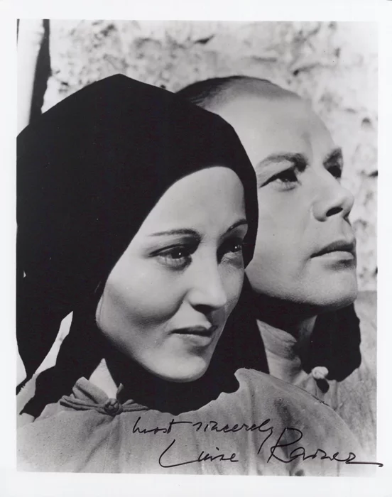 Luise Rainer autograph