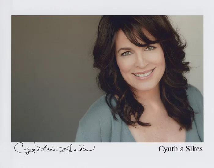 Cynthia Sikes autograph