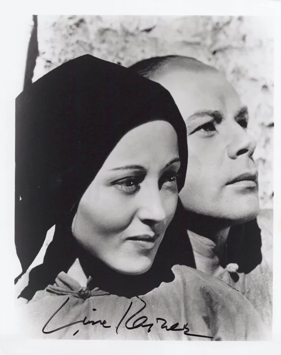 Luise Rainer autograph