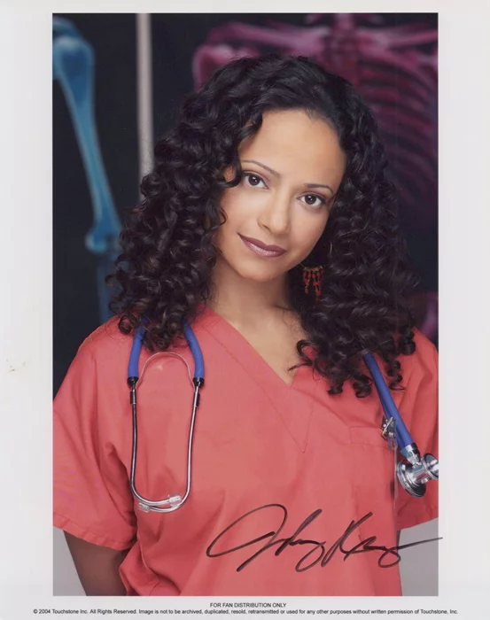 Judy Reyes autograph