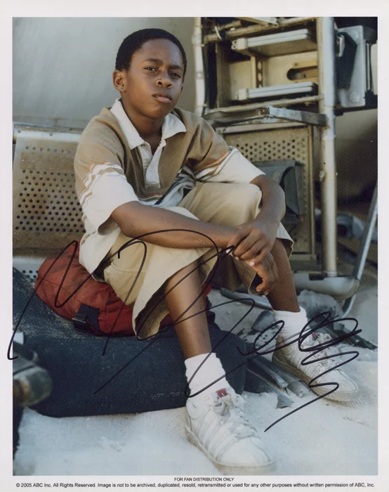 Malcolm David Kelley autograph