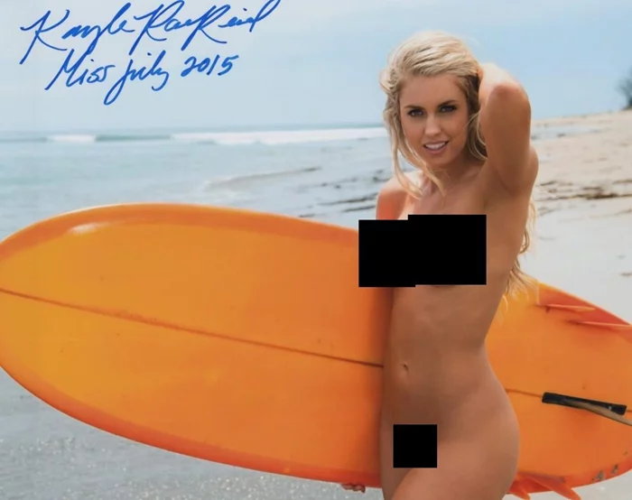 Kayla Rae Reid autograph