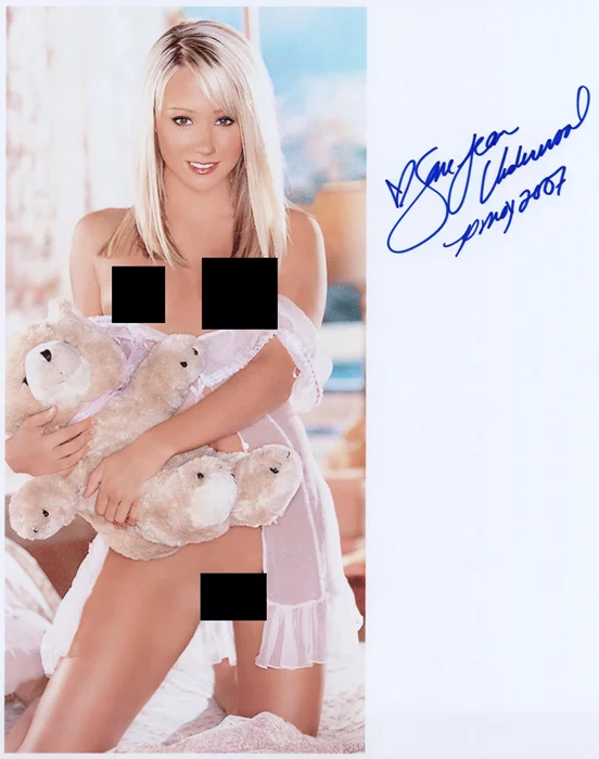 Sara Jean Underwood autograph