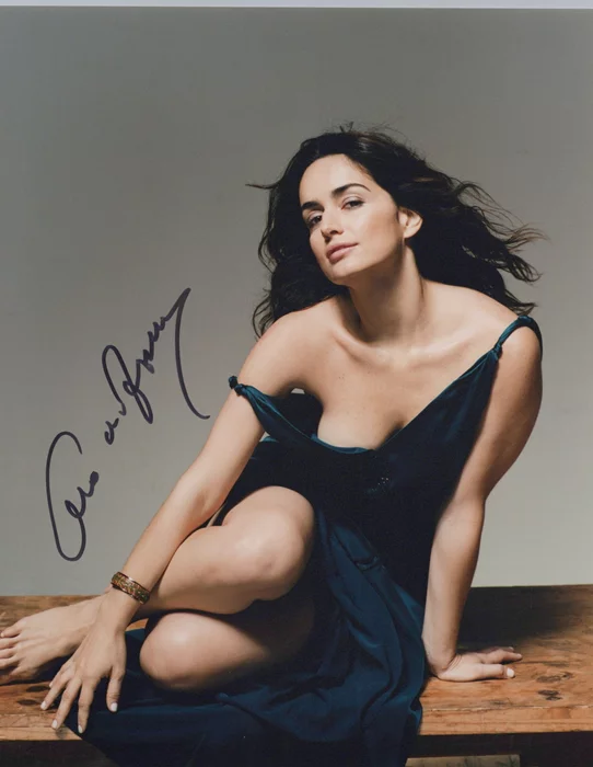 Ana de la Reguera autograph