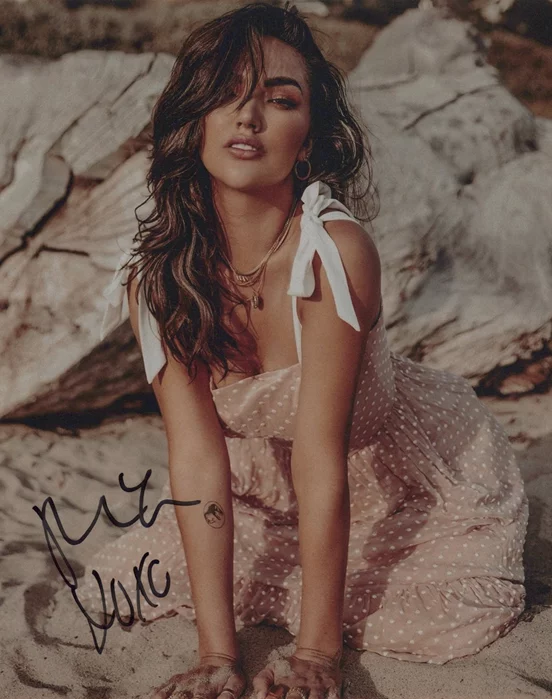 Hailee Keanna Lautenbach autograph