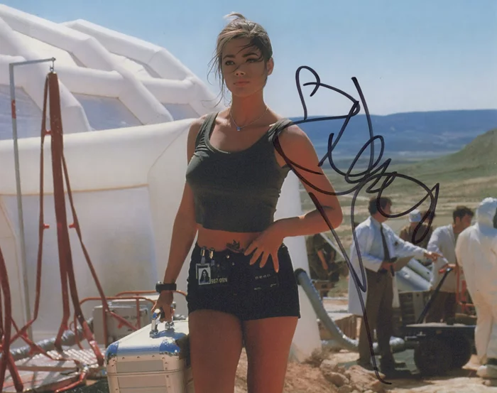 Denise Richards autograph