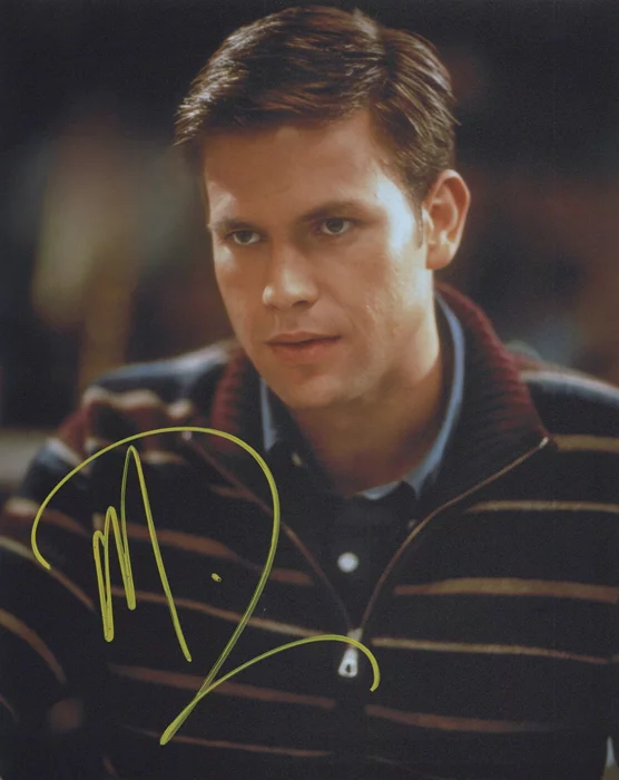 Matthew Davis autograph