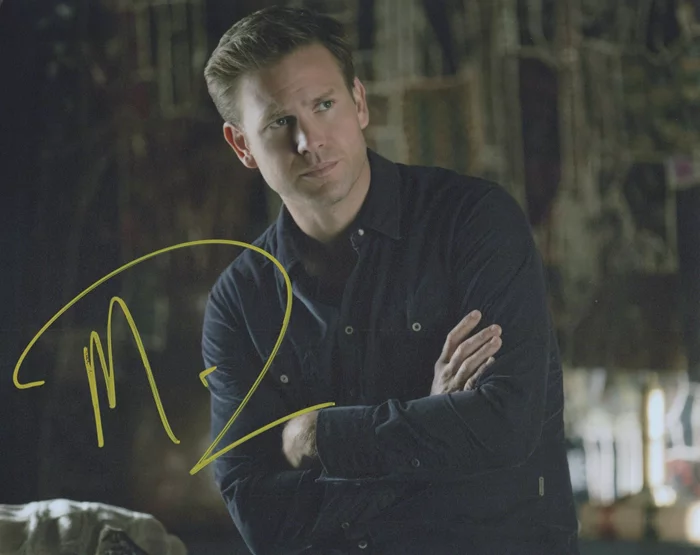 Matthew Davis autograph