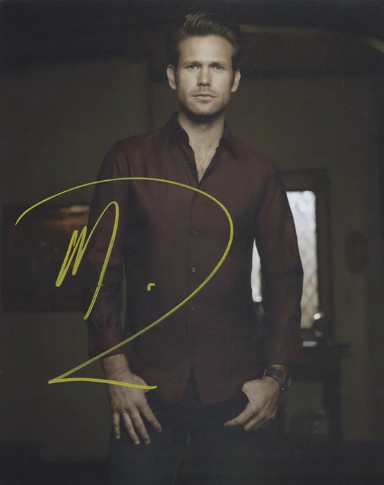 Matthew Davis autograph